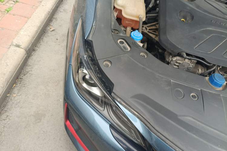 Used CHANGAN Ruicheng CC 2021 Blue Whale Edition 1.5T DCT Luxury Model Right Front Headlight
