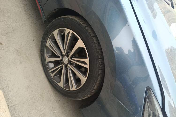 Used CHANGAN Ruicheng CC 2021 Blue Whale Edition 1.5T DCT Luxury Model Right Front Wheel Hub