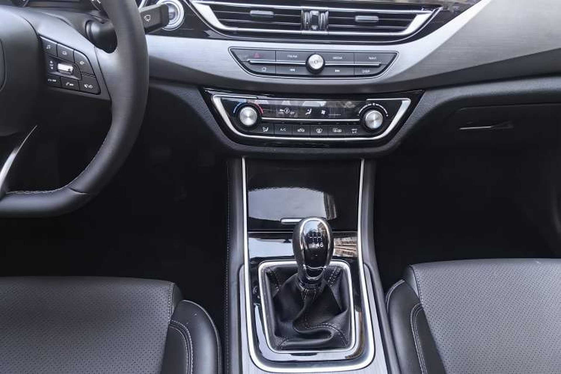 Used CHANGAN Ruicheng CC 2020 1.5T Manual Xuanrui Model Gear Lever