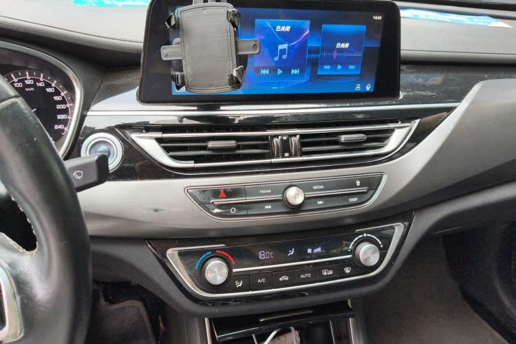 Used CHANGAN Ruicheng CC 2020 1.5T Automatic Xuanrui Model Audio And AC Panel