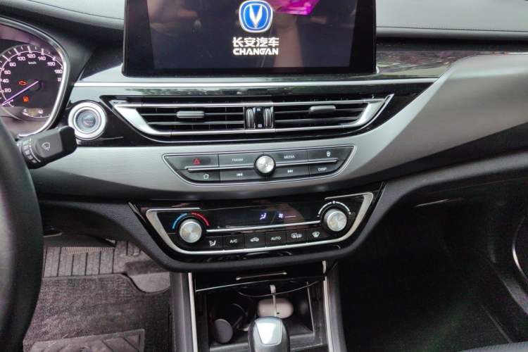 Used CHANGAN Ruicheng CC 2020 1.5T Automatic Xuanrui Model Audio And AC Panel