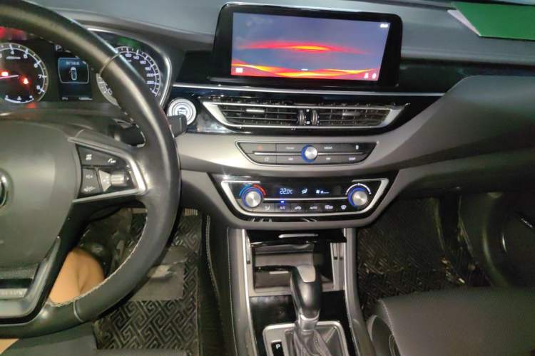Used CHANGAN Ruicheng CC 2020 1.5T Automatic Xuanrui Model Audio And AC Panel