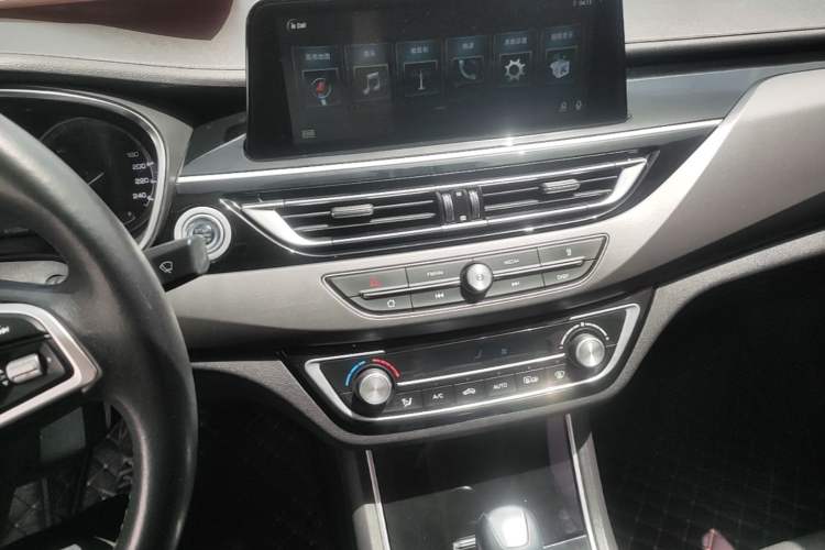 Used CHANGAN Ruicheng CC 2020 1.5T Automatic Xuanrui Model Audio And AC Panel