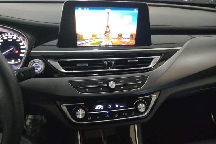 Used CHANGAN Ruicheng CC 2020 1.5T Manual Xuanrui Model Audio And AC Panel