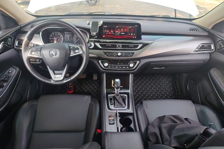 Used CHANGAN Ruicheng CC 2020 1.5T Automatic Xuanrui Model Center Console