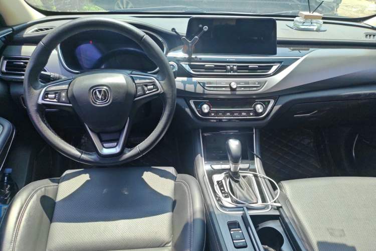 Used CHANGAN Ruicheng CC 2020 1.5T Automatic Cool & Sharp Model Center Console