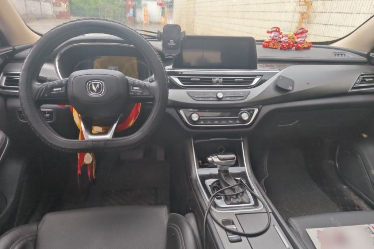 Used CHANGAN Ruicheng CC 2020 1.5T Automatic Xuanrui Model Center Console