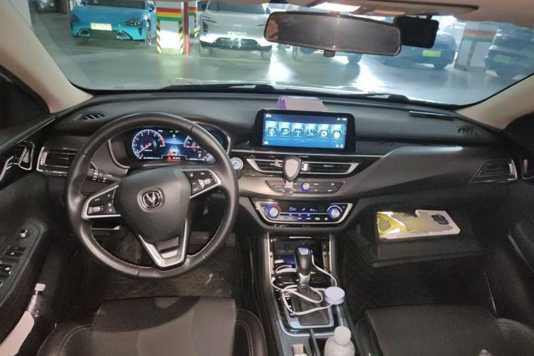Used CHANGAN Ruicheng CC 2020 1.5T Automatic Cool & Sharp Model Center Console
