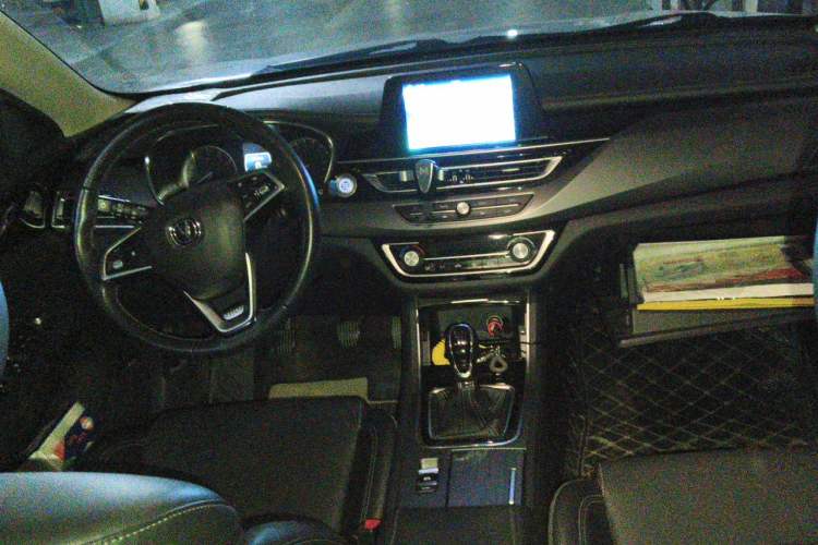 Used CHANGAN Ruicheng CC 2020 1.5T Manual Xuanrui Model Center Console