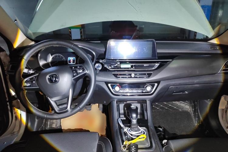Used CHANGAN Ruicheng CC 2020 1.5T Automatic Xuanrui Model Center Console