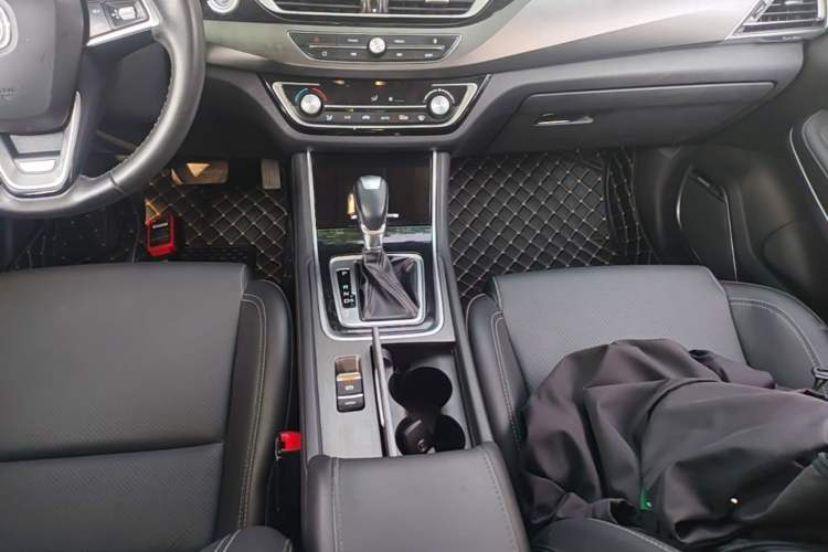 Used CHANGAN Ruicheng CC 2020 1.5T Automatic Xuanrui Model Gear Lever