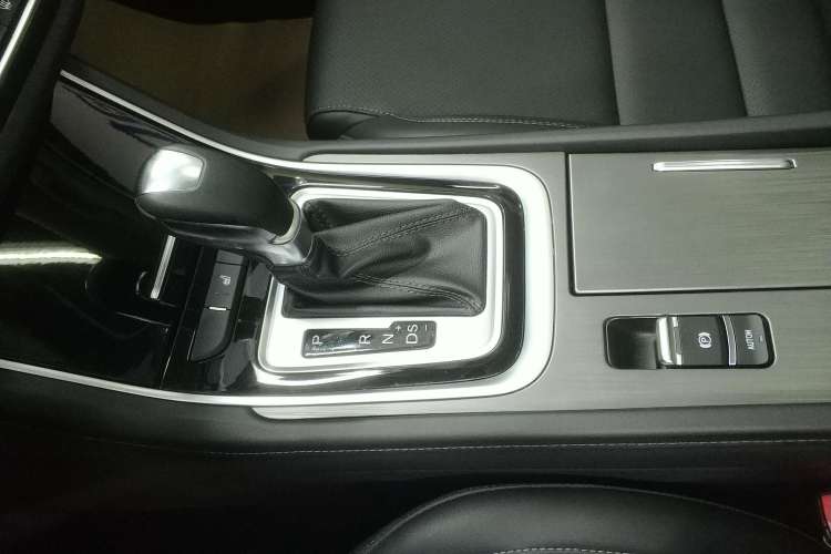 Used CHANGAN Ruicheng CC 2020 1.5T Automatic Cool & Sharp Model Gear Lever