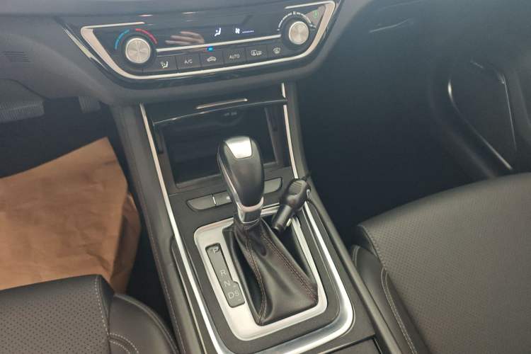 Used CHANGAN Ruicheng CC 2020 1.5T Automatic Chao Rui Trim Gear Lever