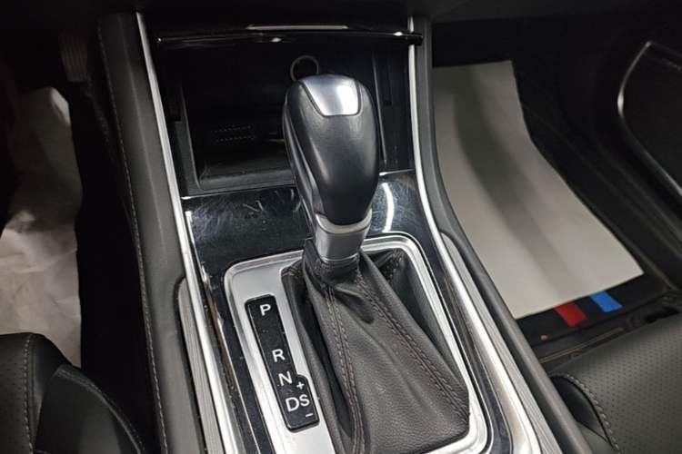 Used CHANGAN Ruicheng CC 2020 1.5T Automatic Xuanrui Model Gear Lever