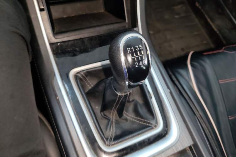 Used CHANGAN Ruicheng CC 2020 1.5T Manual Xuanrui Model Gear Lever