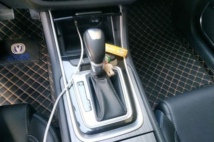 Used CHANGAN Ruicheng CC 2020 1.5T Automatic Cool & Sharp Model Gear Lever