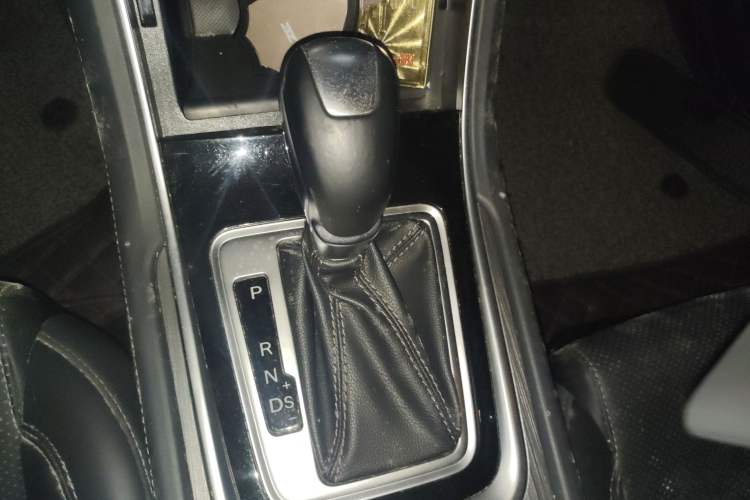 Used CHANGAN Ruicheng CC 2020 1.5T Automatic Xuanrui Model Gear Lever