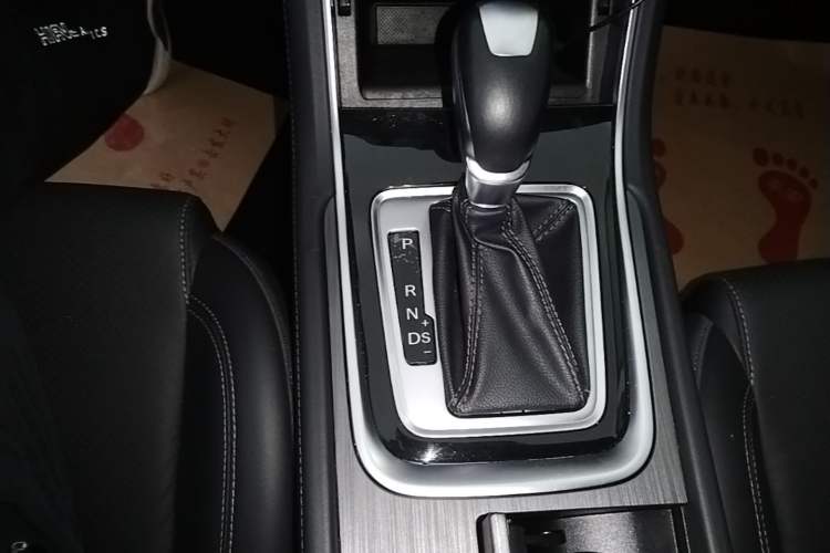 Used CHANGAN Ruicheng CC 2020 1.5T Automatic Xuanrui Model Gear Lever
