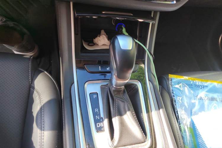 Used CHANGAN Ruicheng CC 2020 1.5T Automatic Cool & Sharp Model Gear Lever