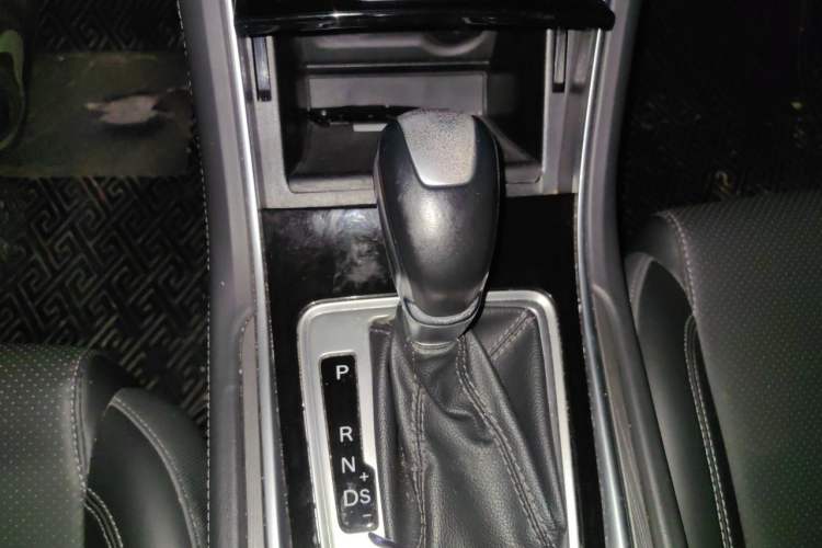 Used CHANGAN Ruicheng CC 2020 1.5T Automatic Xuanrui Model Gear Lever