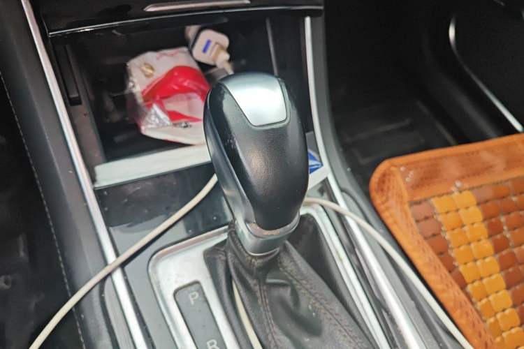 Used CHANGAN Ruicheng CC 2020 1.5T Automatic Xuanrui Model Gear Lever