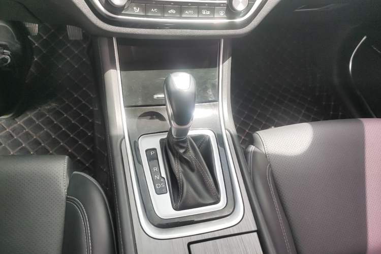 Used CHANGAN Ruicheng CC 2020 1.5T Automatic Xuanrui Model Gear Lever
