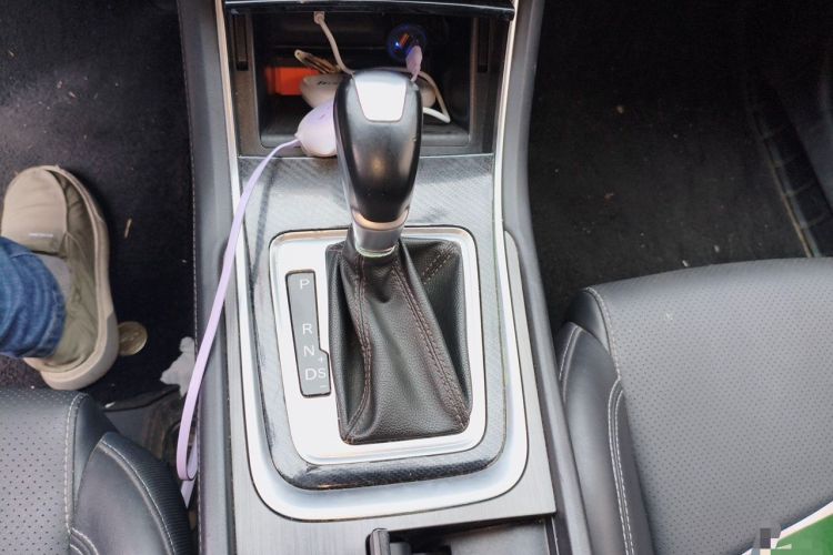 Used CHANGAN Ruicheng CC 2020 1.5T Automatic Xuanrui Model Gear Lever