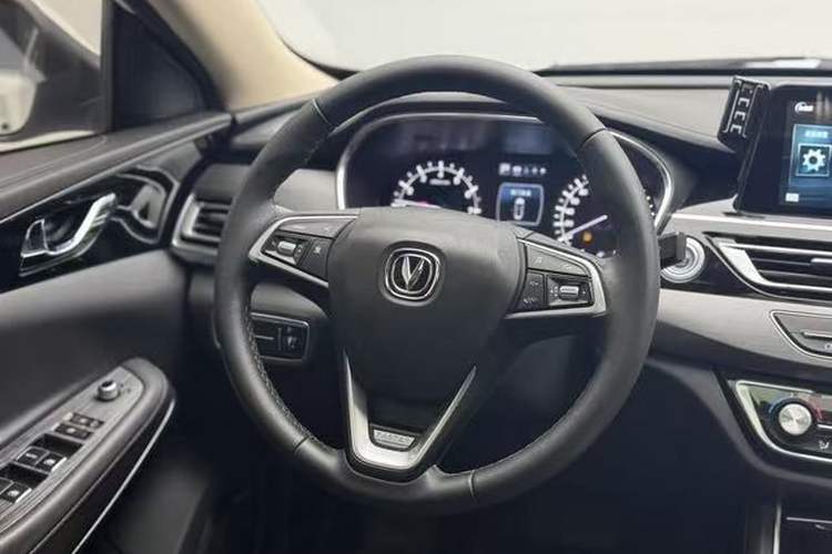 Used CHANGAN Ruicheng CC 2020 1.5T Automatic Xuanrui Model Interior 2