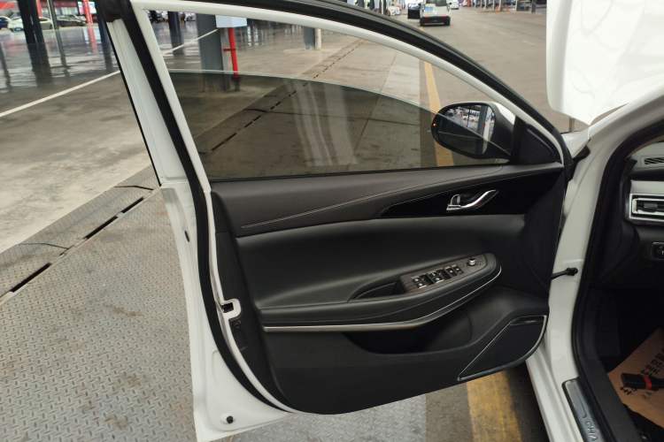 Used CHANGAN Ruicheng CC 2020 1.5T Automatic Chao Rui Trim Left Front Door Interior