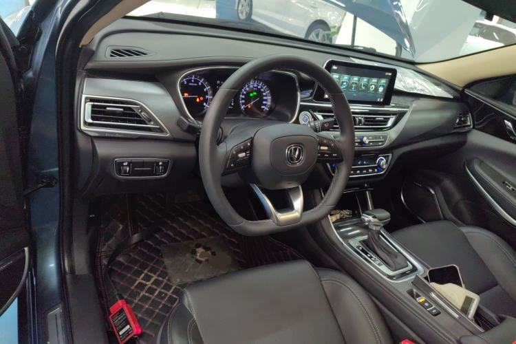 Used CHANGAN Ruicheng CC 2021 Blue Whale Edition 1.5T DCT Luxury Model Center Console