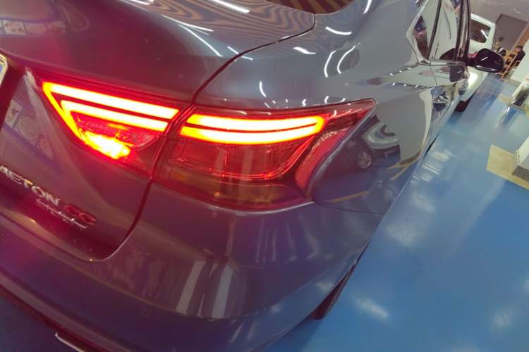 Used CHANGAN Ruicheng CC 2021 Blue Whale Edition 1.5T DCT Luxury Model Right Rear Taillight