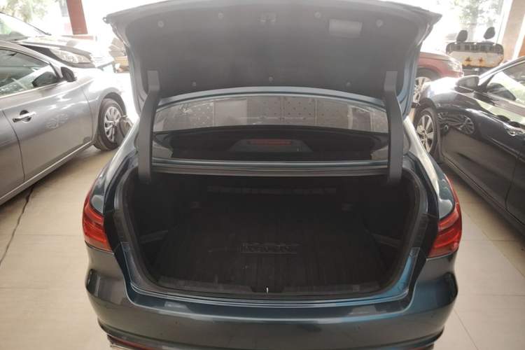Used CHANGAN Ruicheng CC 2021 Blue Whale Edition 1.5T DCT Prestige Model Trunk