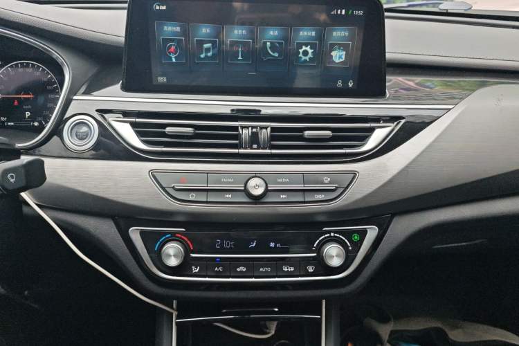 Used CHANGAN Ruicheng CC 2021 Blue Whale Edition 1.5T DCT Prestige Model Audio And AC Panel