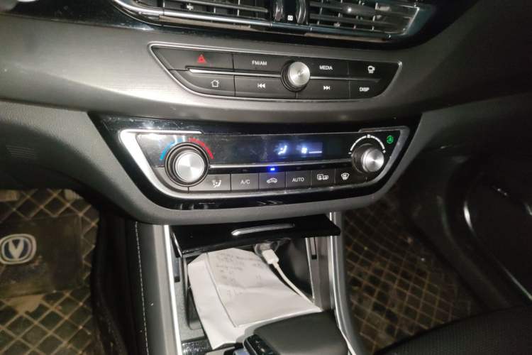 Used CHANGAN Ruicheng CC 2021 Blue Whale Edition 1.5T DCT Prestige Model Audio And AC Panel