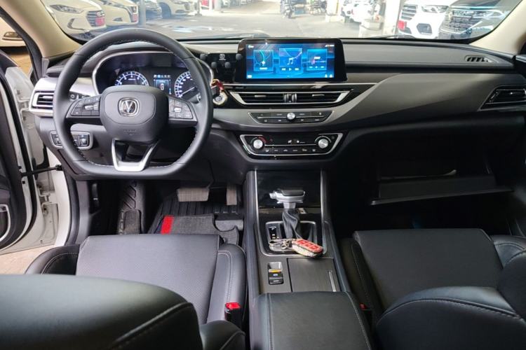 Used CHANGAN Ruicheng CC 2021 Blue Whale Edition 1.5T DCT Luxury Model Center Console