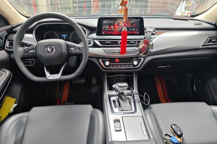 Used CHANGAN Ruicheng CC 2021 Blue Whale Edition 1.5T DCT Luxury Model Center Console