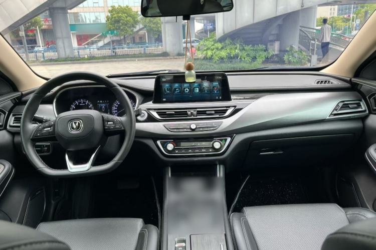 Used CHANGAN Ruicheng CC 2021 Blue Whale Edition 1.5T DCT Luxury Model Center Console
