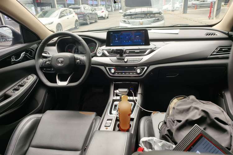 Used CHANGAN Ruicheng CC 2021 Blue Whale Edition 1.5T DCT Elite Model Center Console