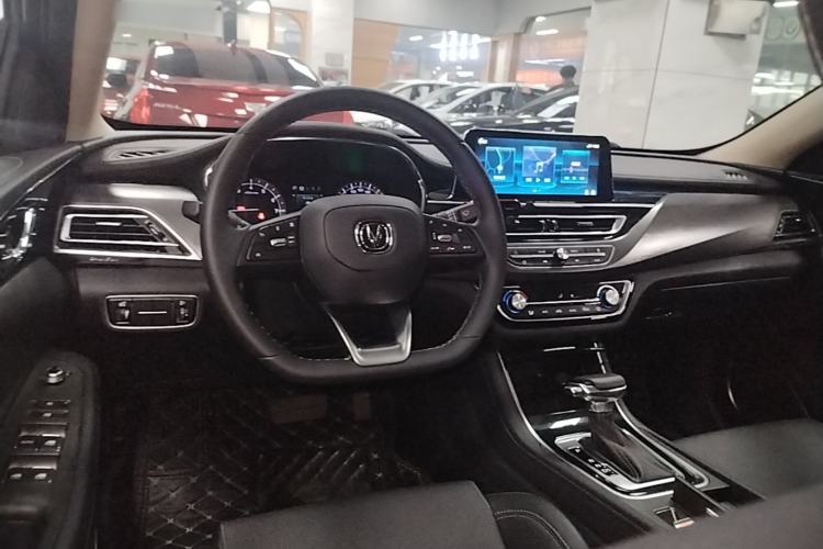 Used CHANGAN Ruicheng CC 2021 Blue Whale Edition 1.5T DCT Elite Model Center Console