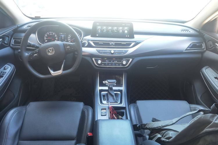 Used CHANGAN Ruicheng CC 2021 Blue Whale Edition 1.5T DCT Elite Model Center Console