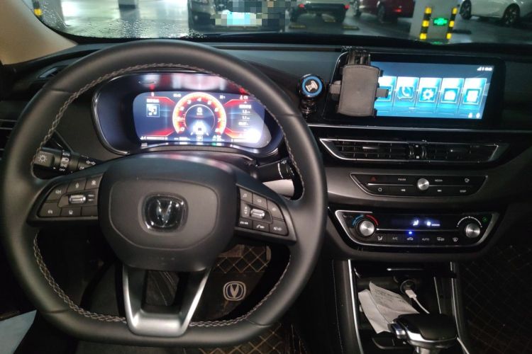 Used CHANGAN Ruicheng CC 2021 Blue Whale Edition 1.5T DCT Prestige Model Center Console