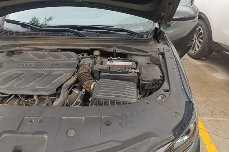 Used CHANGAN Ruicheng CC 2021 Blue Whale Edition 1.5T DCT Luxury Model Engine Bay Left