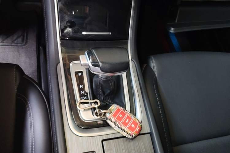 Used CHANGAN Ruicheng CC 2021 Blue Whale Edition 1.5T DCT Luxury Model Gear Lever