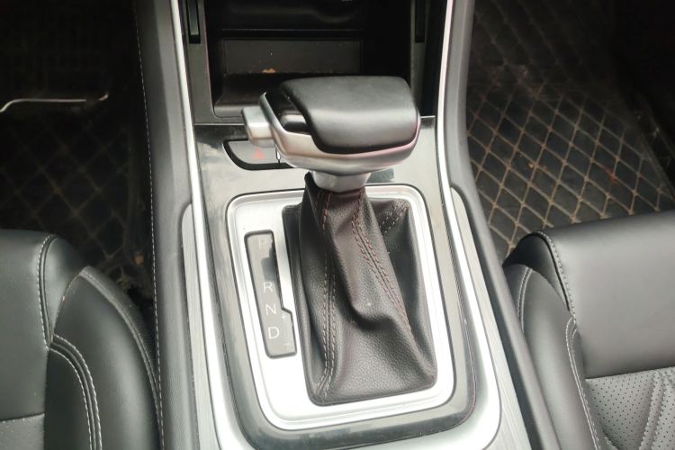 Used CHANGAN Ruicheng CC 2021 Blue Whale Edition 1.5T DCT Luxury Model Gear Lever