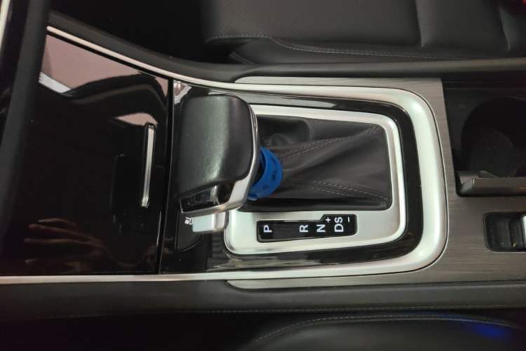 Used CHANGAN Ruicheng CC 2021 Blue Whale Edition 1.5T DCT Flagship Model Gear Lever
