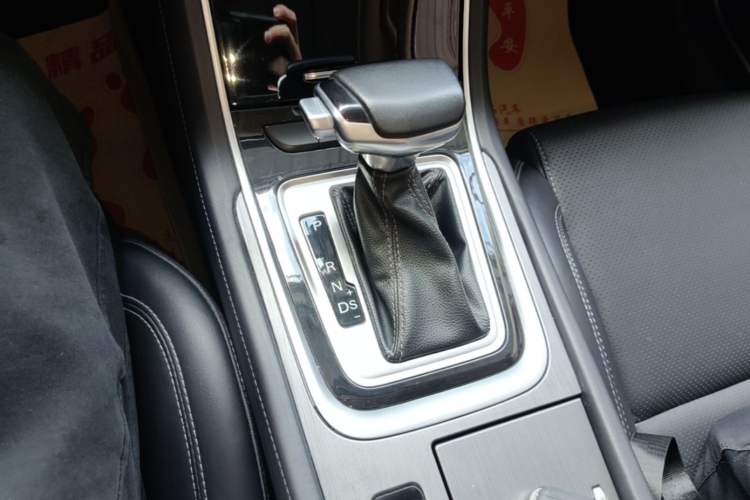 Used CHANGAN Ruicheng CC 2021 Blue Whale Edition 1.5T DCT Prestige Model Gear Lever
