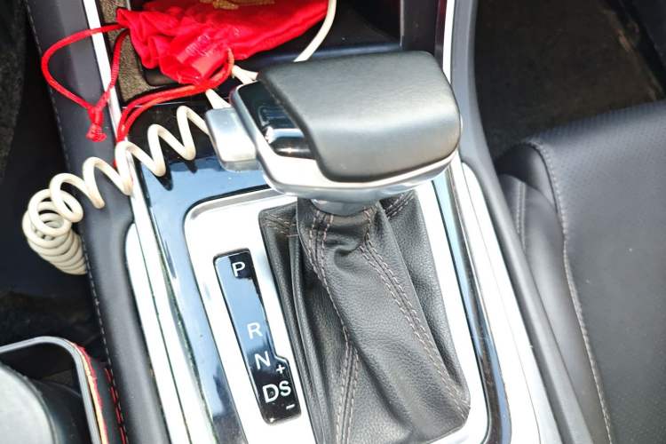 Used CHANGAN Ruicheng CC 2021 Blue Whale Edition 1.5T DCT Luxury Model Gear Lever