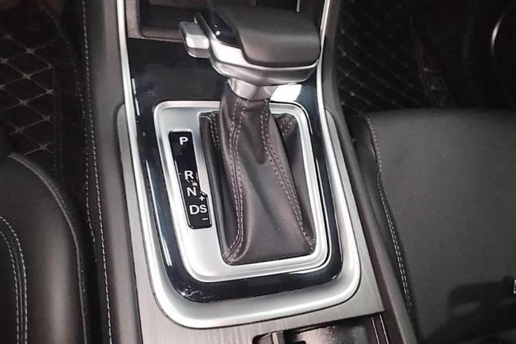Used CHANGAN Ruicheng CC 2021 Blue Whale Edition 1.5T DCT Elite Model Gear Lever