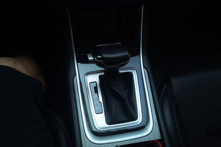 Used CHANGAN Ruicheng CC 2021 Blue Whale Edition 1.5T DCT Elite Model Gear Lever