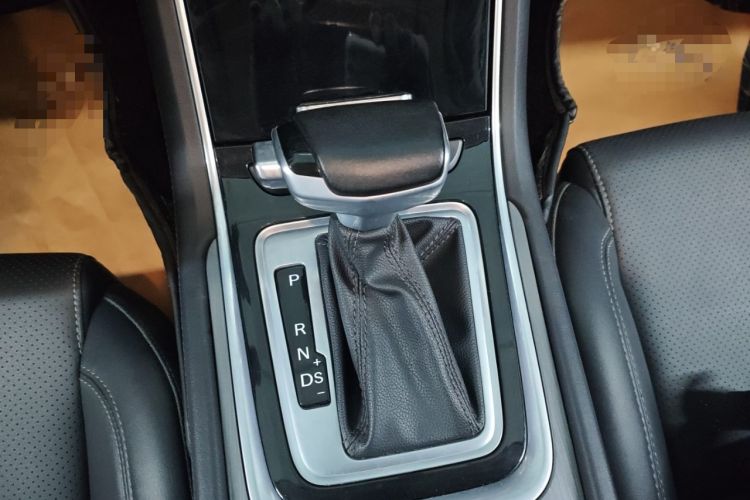 Used CHANGAN Ruicheng CC 2021 Blue Whale Edition 1.5T DCT Prestige Model Gear Lever